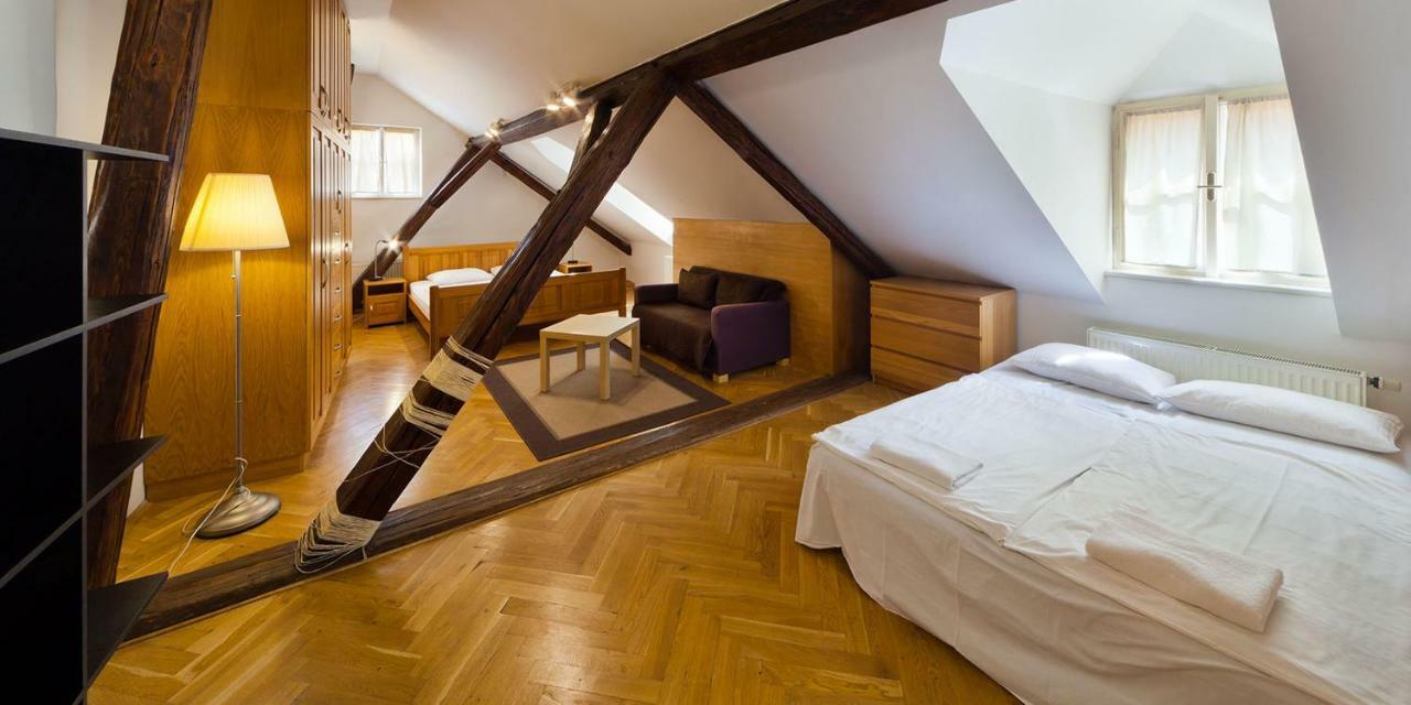 Charles Bridge Apartments Prag Eksteriør billede